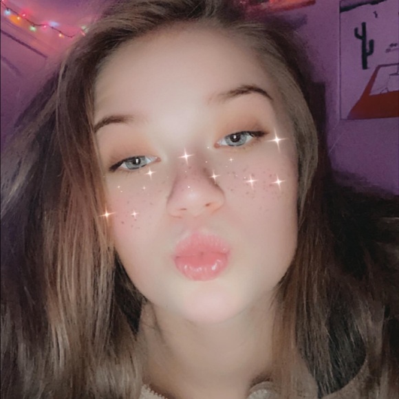 Meet your Posher, Julia - Picture 1 of 1